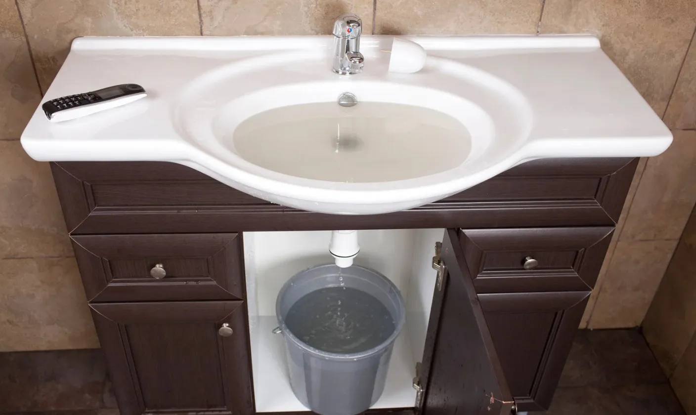 lavabo de salle bain bouché